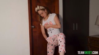 Lesly Evans strips in glasses sex movie