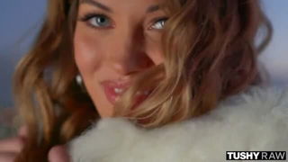 Leah Winters blue-eyed close-up full porn video